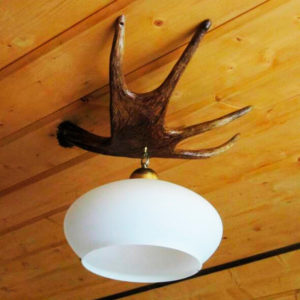 светильник потолочный из лосиного рога (3)