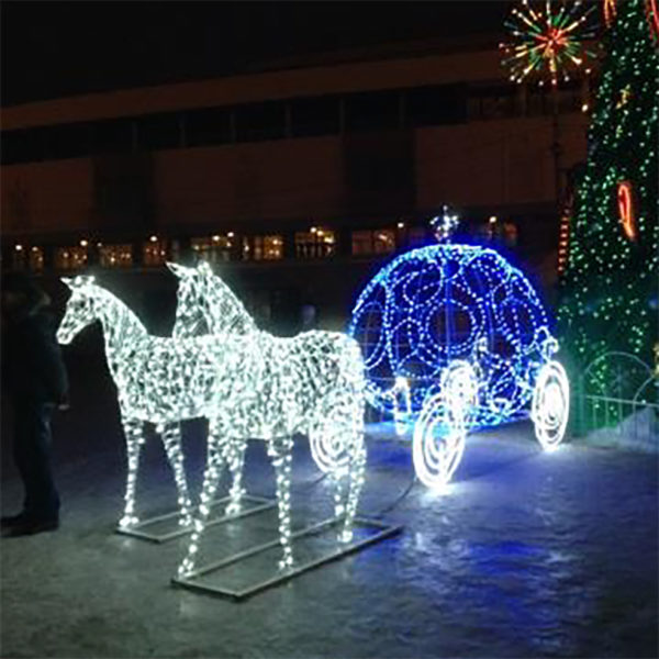 Скульптура-композиция с подсветкой «Карета для Золушки» и два коня,