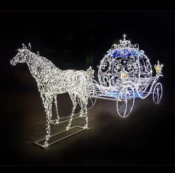 Композиция «Королевская карета» и 2 королевских коня